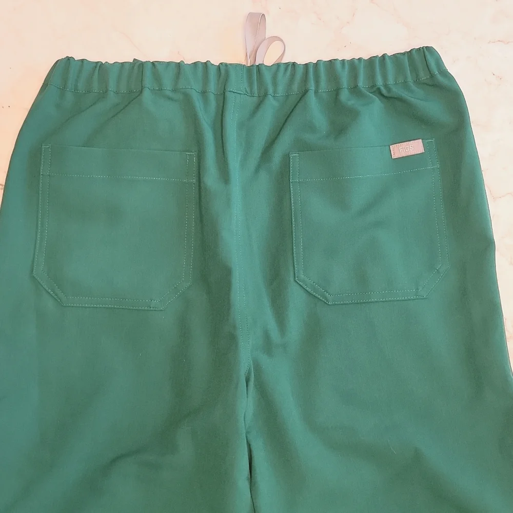 Figs Technical Collection Men's extra small green scrub pants